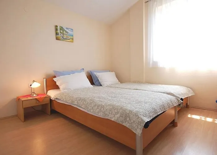 Apartament With Parking Space Kremenici, Krk - 21724 *